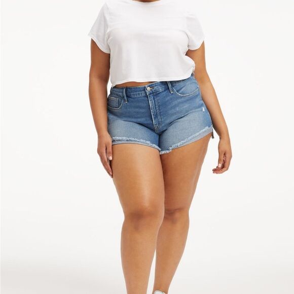 Good American Good Curve Denim Shorts Distressed High Rise Size 24 (4XL) NWT - Picture 1 of 16